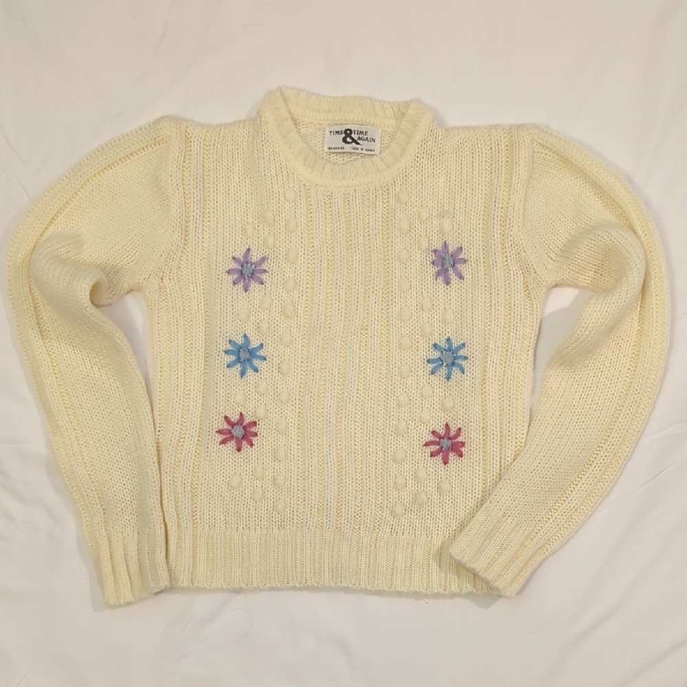 Vintage 80s/90s Women's Cream Sweater with Colorful Flower Embroidery